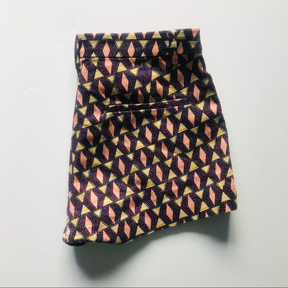 H&M Patterned Shorts - Picture 2 of 5